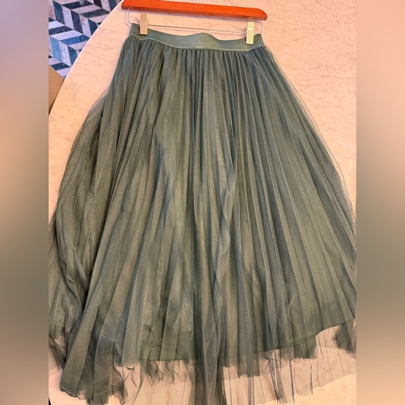 Lucy Paris Green Pleated Tulle Skirt - Picture 2 of 9